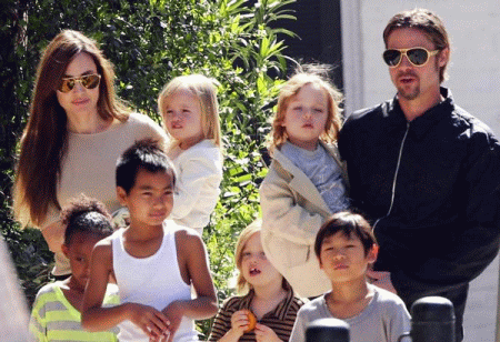 brad-pitt-angelina-jolie e figli